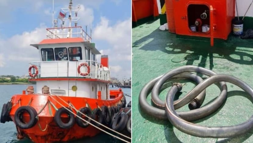 10 lelaki ditangkap berkaitan urus niaga haram minyak gas marin di Limbungan Sembawang 10 lelaki ditangkap berkaitan urus niaga haram minyak gas marin di Limbungan Sembawang