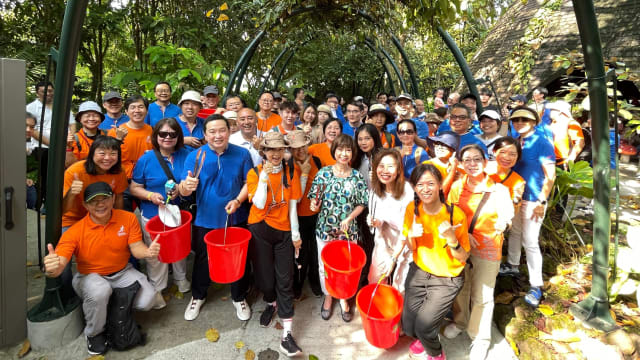 滨海湾花园推出首个清洁舱 公众可免费借用清理用具