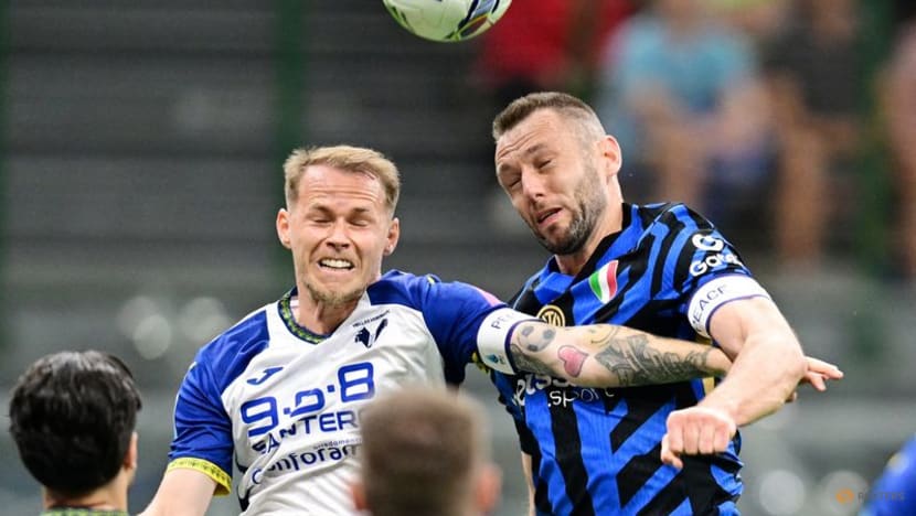 Inter edge Verona 1-0 to stay close to leaders Napoli