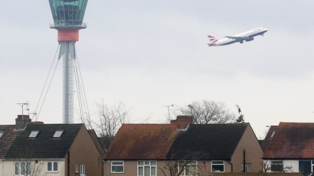 德国航空公司汉莎宣布 暂停飞往以色列特拉维夫航班直到本月25日
