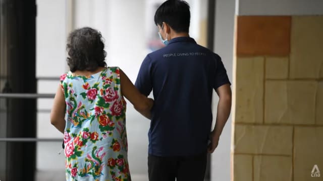 近半看护有抑郁风险 本地倡导推行强制护老假 