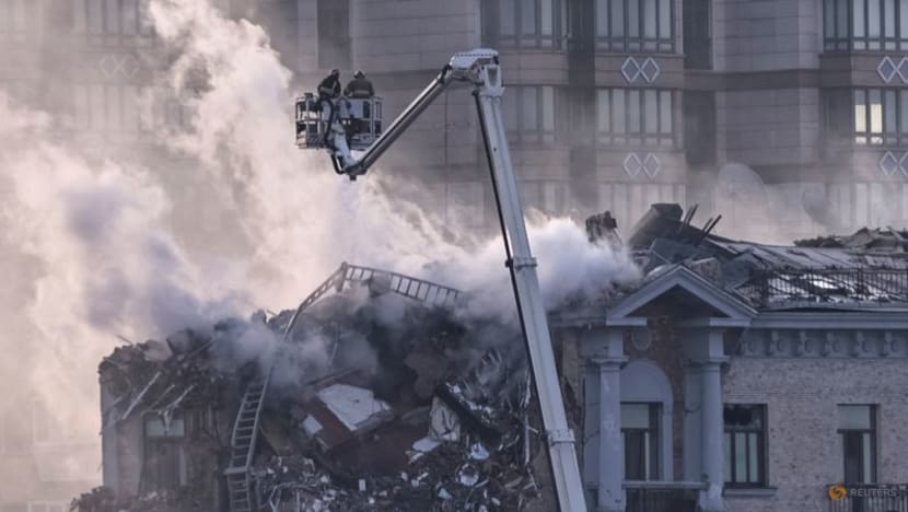Russia launches New Year drone strike on Kyiv, officials say Russia launches New Year drone strike on Kyiv, officials say