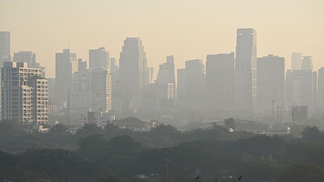 泰国曼谷空气质量恶化 多地PM2.5浓度达不健康水平