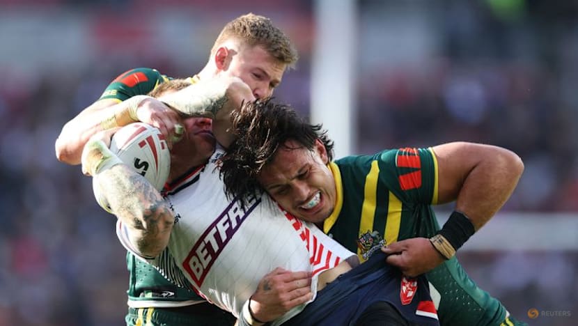 Rugby League-Rampant Australia crush England 26-6 at Wembley