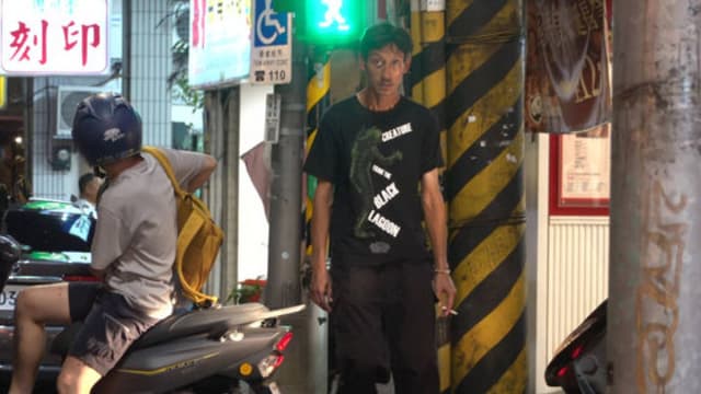 游走街头念念有词，唐治平丧母1年近况曝光