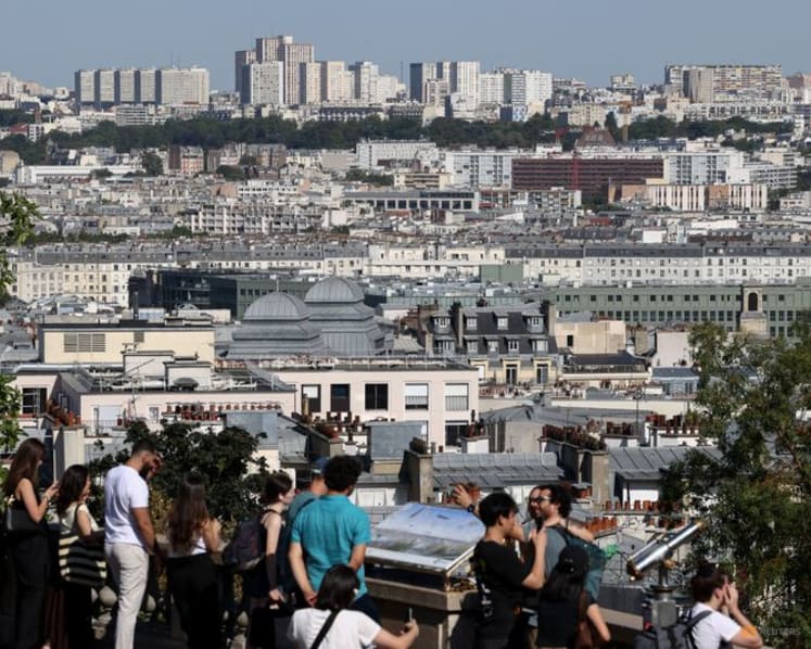 Almost 8,000 excess deaths in France's scorched summer: statistics