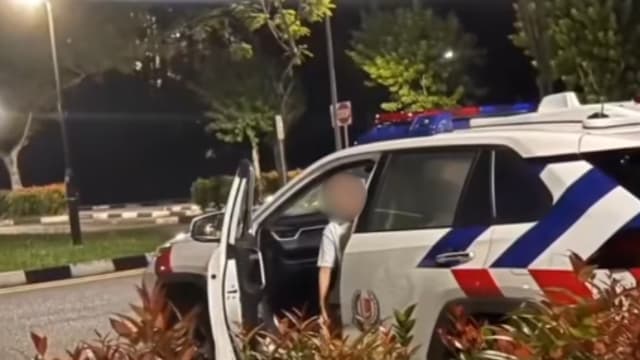 涉擅闯警车 23岁女子助查