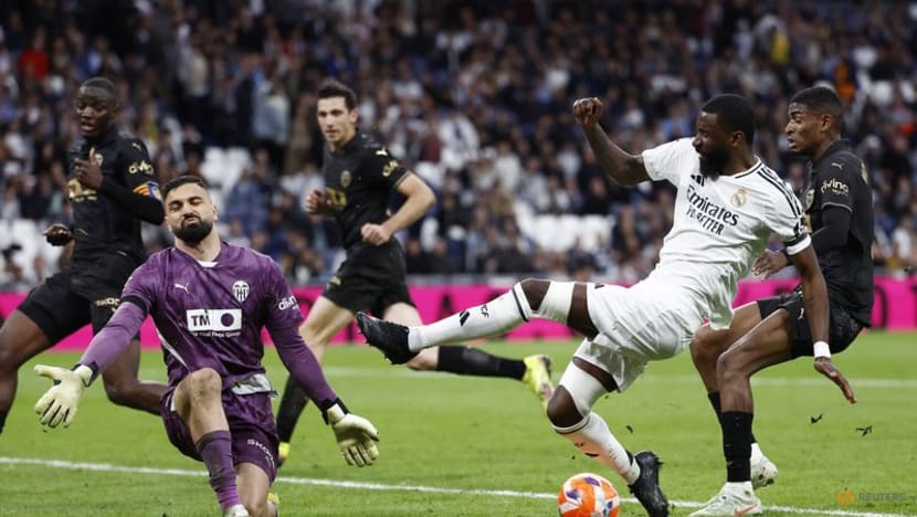 Vinicius misses another penalty as Real Madrid shocked by Valencia 2-1