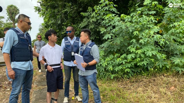 荷兰村私宅疑遭外国团伙行窃 落网跑腿被带回藏赃现场
