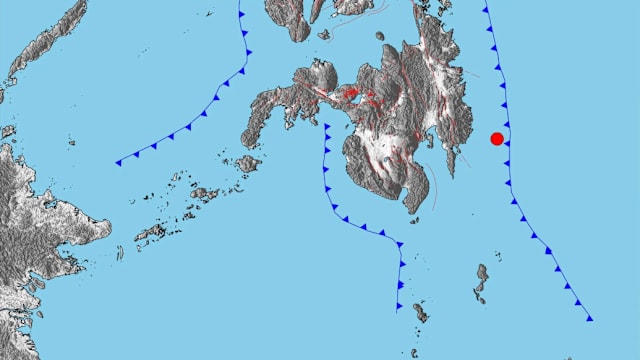 菲律宾南部近海发生7.6级强震 当局发布海啸预警