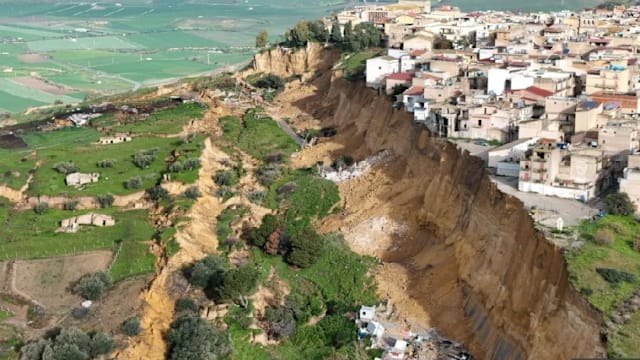 意大利西西里岛发生四公里长山体滑坡  逾千居民紧急撤离
