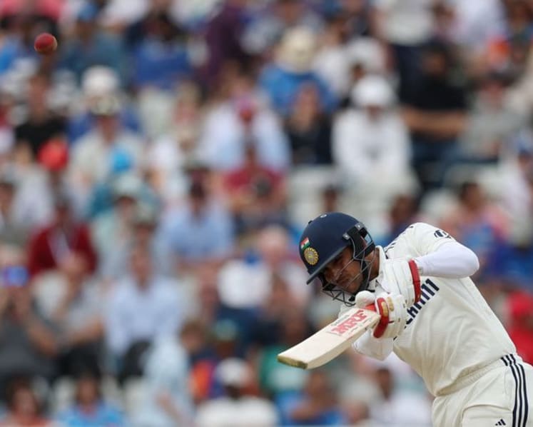 Sri Lanka 99-5 in reply to India's 462