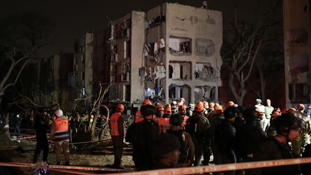 伊朗袭击以色列南部导致上百伤  内坦亚胡誓言全面打击敌人