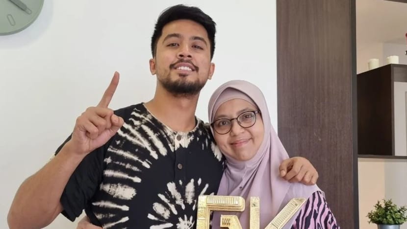 Ibu Aliff Aziz mohon netizen henti lempar kata kesat; sahabat yakin Aliff 'tidak lakukan perkara tersebut' Ibu Aliff Aziz mohon netizen henti lempar kata kesat; sahabat yakin Aliff 'tidak lakukan perkara tersebut'