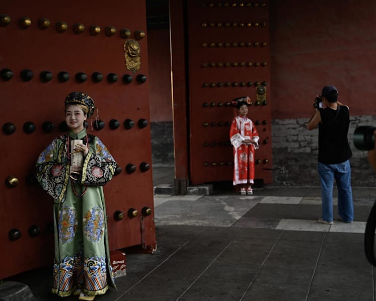 ‘Disruptive behaviour’: Popular Beijing tourist spots move to ban commercial photographers