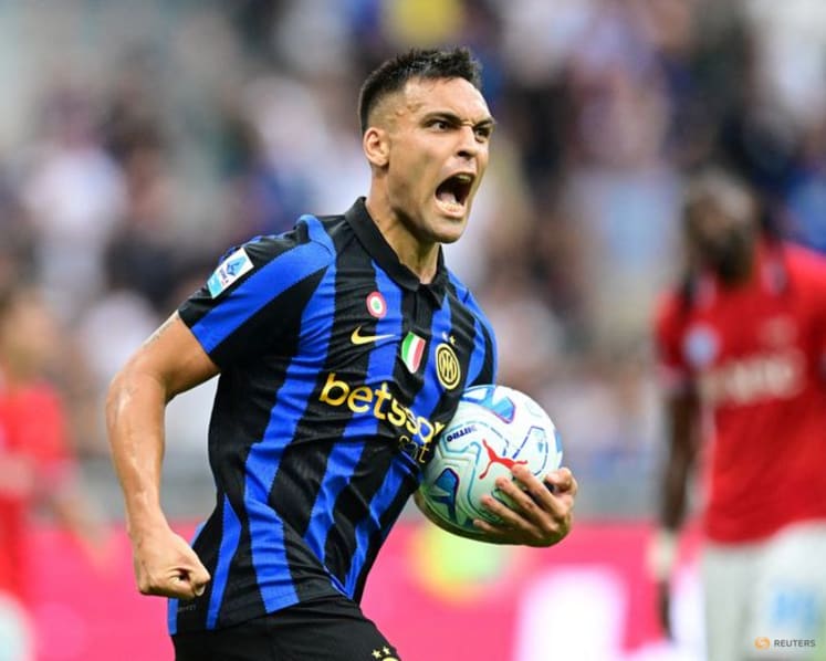 Martinez scores late winner as Inter Milan rally to beat Napoli