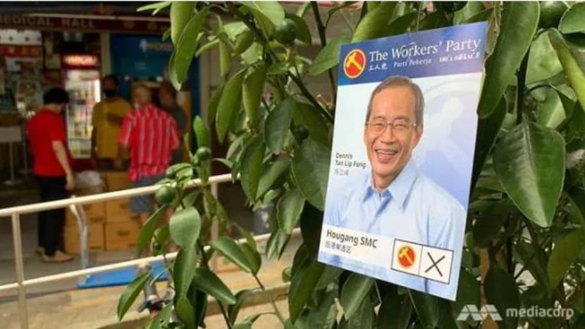 ELD terima aduan terhadap poster kempen GE2020 WP Dennis Tan; digantung tidak ikut peraturan
