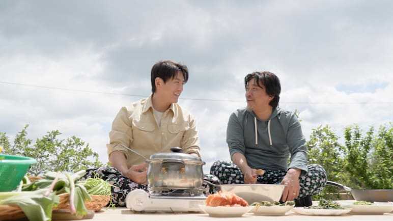 Bromance, clams, gochujang: Celeb chefs Edward Lee, Ryu Soo-young explore Korean seafood in new road trip show
