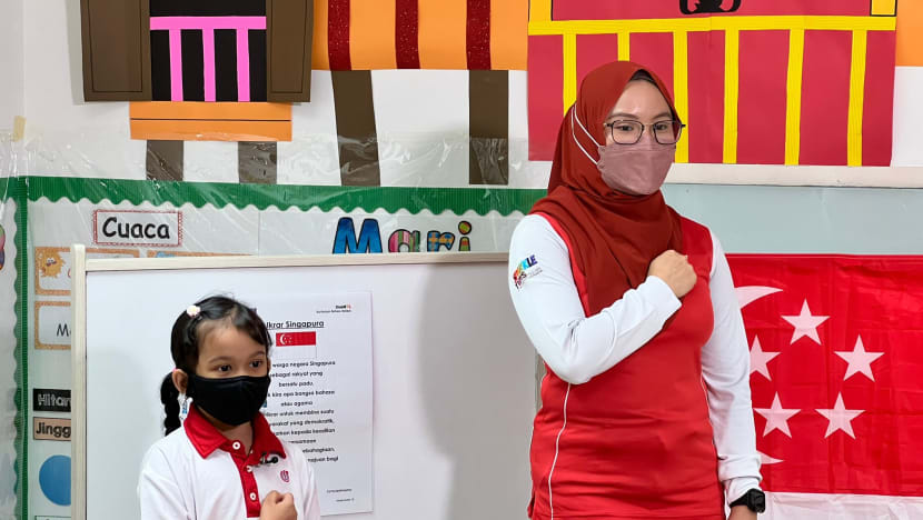 Murid tadika PCF Sparkletots belajar lafaz ikrar negara dalam Bahasa Ibunda; semai cinta terhadap S'pura