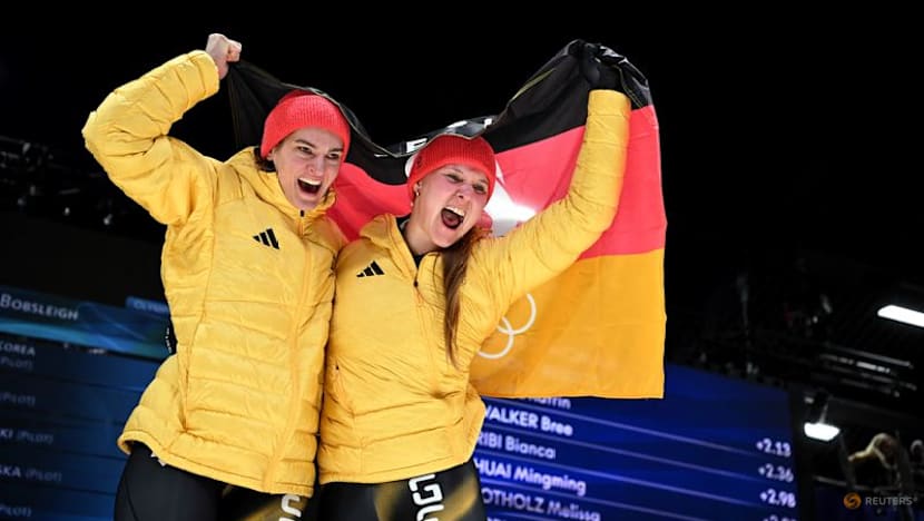 Bobsleigh-Germany's Nolte holds nerve to retain Two-Woman title