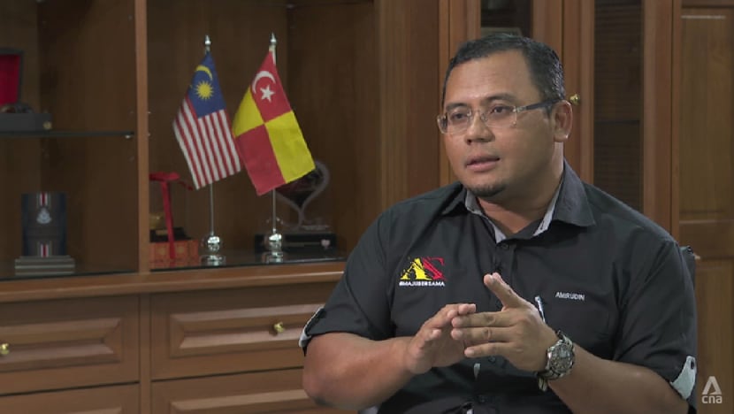 Malaysia GE15: 'I have to beat him', says Selangor chief minister Amirudin Shari facing off against ex-mentor Malaysia GE15: 'I have to beat him', says Selangor chief minister Amirudin Shari facing off against ex-mentor