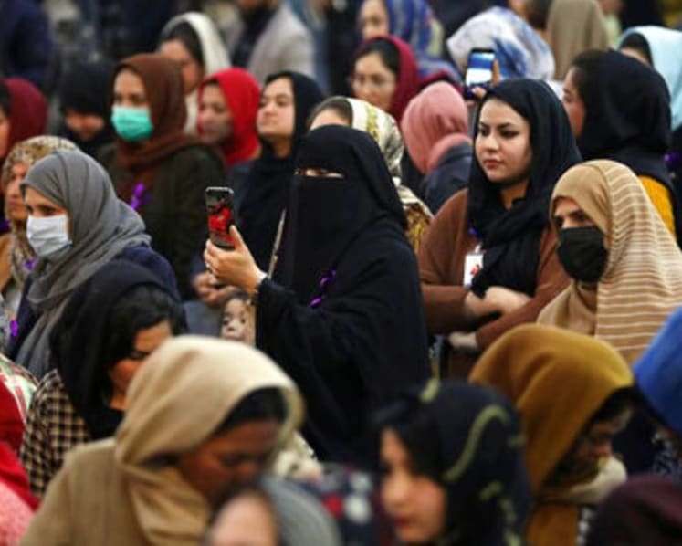 Commentary: Afghanistan was making progress on women’s healthcare. Then the Taliban returned