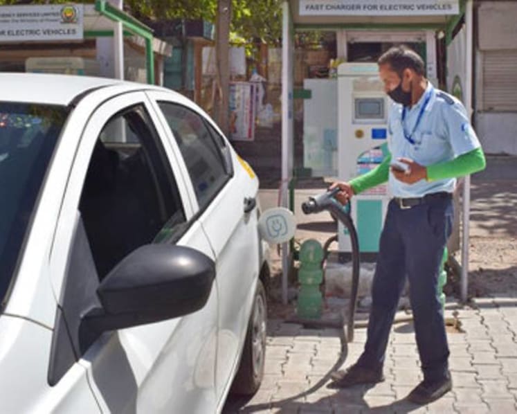 India's electric vehicles face practical, technical hurdles