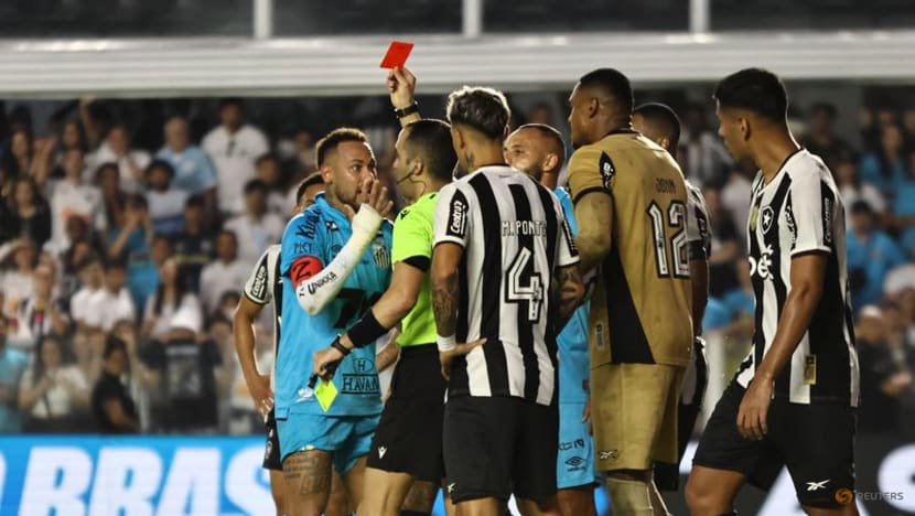 'Hand of Neymar' earns Brazilian red card in potential Santos send off