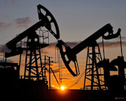 Oil slips as market digests UAE exit from OPEC, supply concerns linger