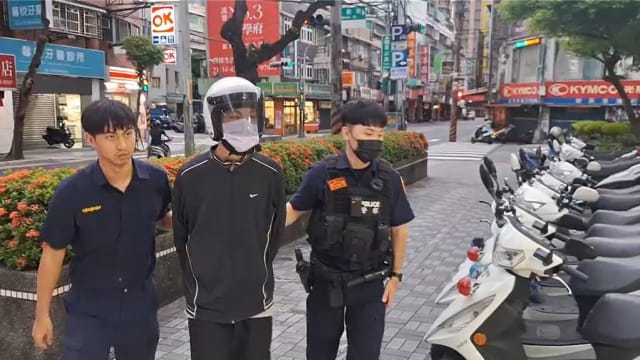疑生气被劝分手 台青年持刀怒刺母姐