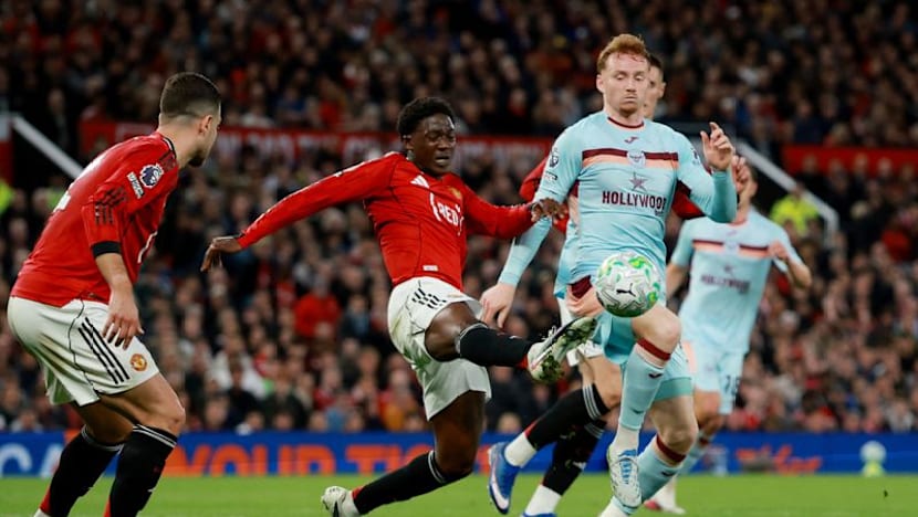 Mainoo signs new Man United deal until 2031