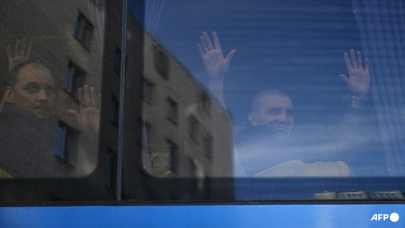 Russia and Ukraine complete largest prisoner swap