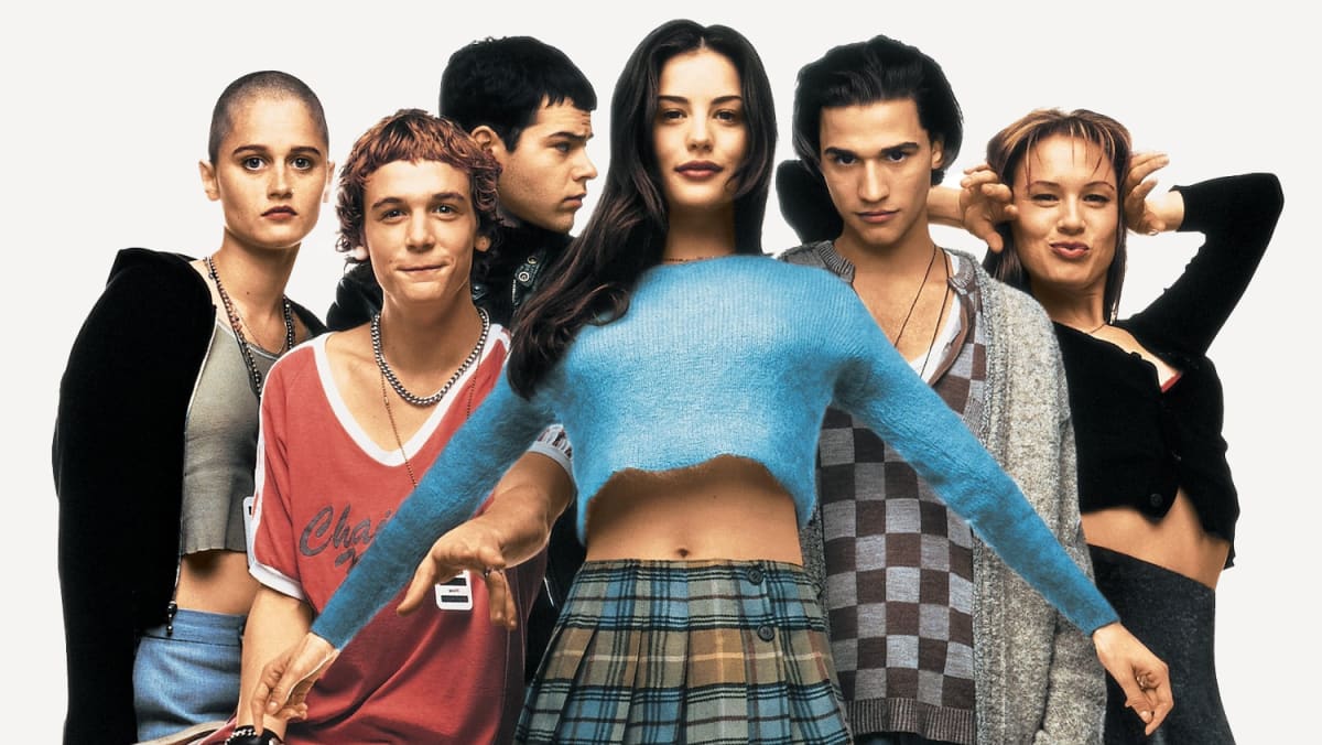 gen z dressing like 90s Era Drag: Why Gen Z Can't Stop Dressing Like It's 1999