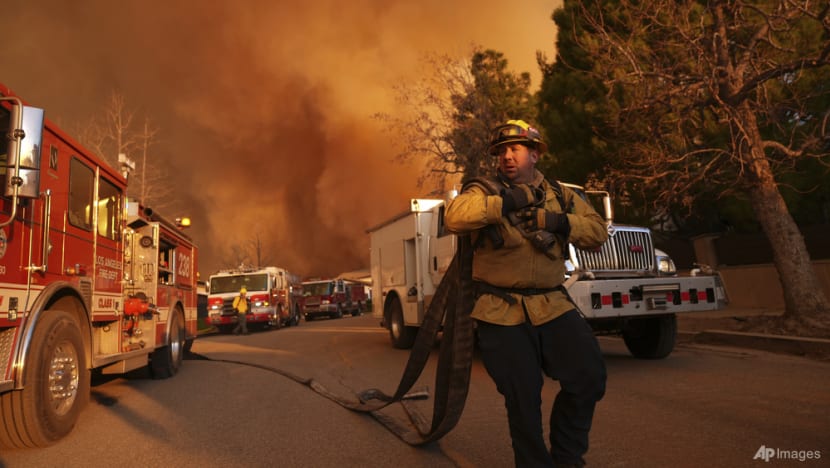 Vast Los Angeles fire spreads into new areas near Palisades Vast Los Angeles fire spreads into new areas near Palisades