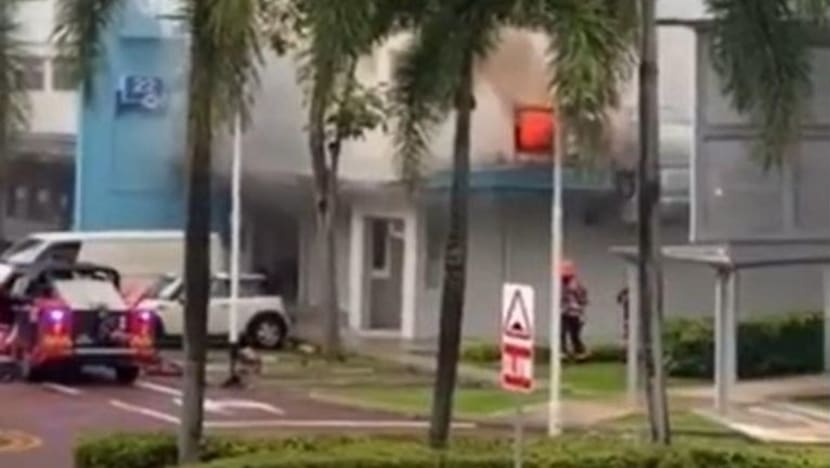 20 orang dipindahkan susuli kebakaran restoran di kolong flat Boon Keng 20 orang dipindahkan susuli kebakaran restoran di kolong flat Boon Keng