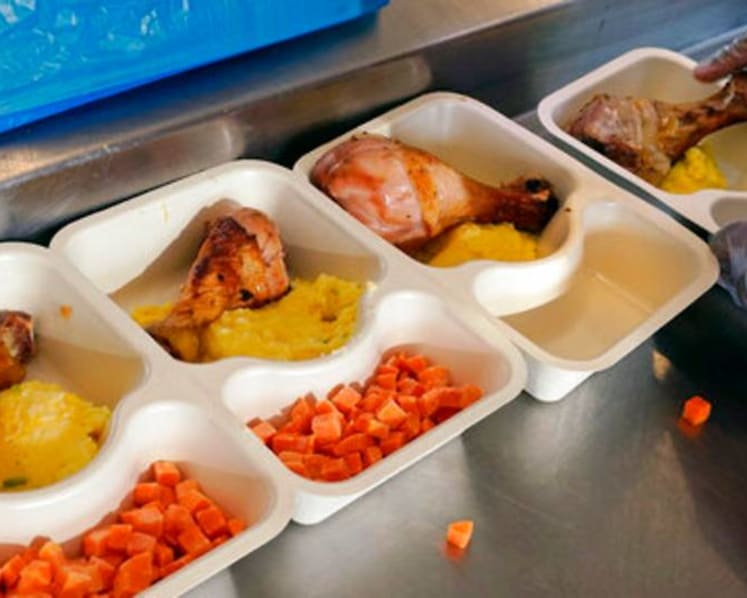 US insurers add food to coverage menu as way to improve health