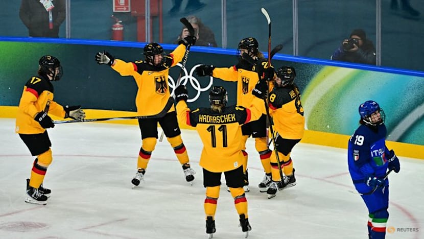 Ice hockey-Germany embrace underdog role after clinching second place in Group B