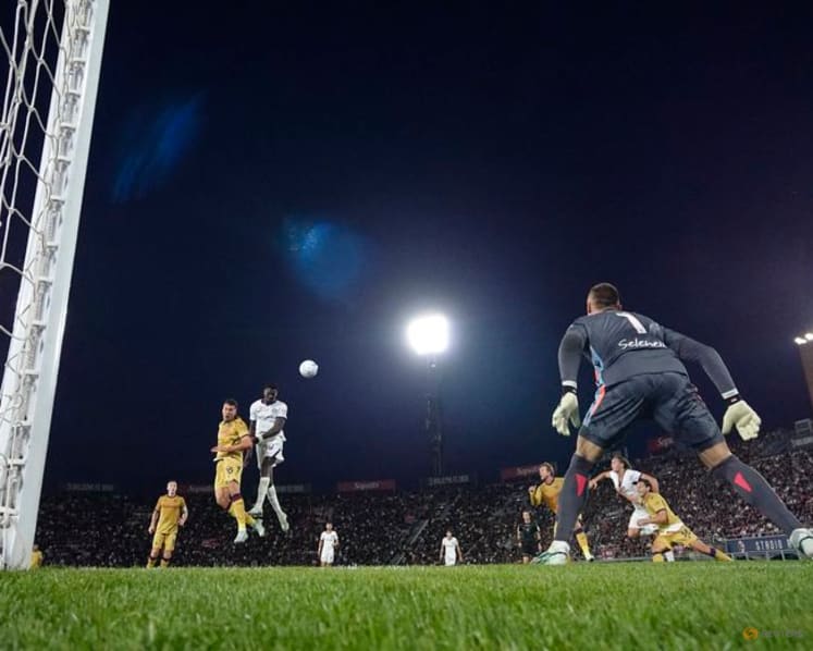 Inter earn 3-1 comeback win at Bologna, Roma beat Genoa 2-0