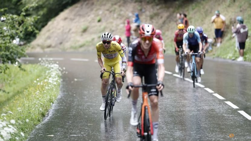 Arensman wins Tour de France 19th stage as Pogacar approaches final triumph
