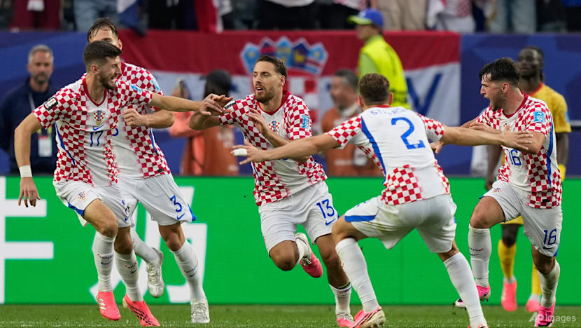 Vlasic header sends Croatia into World Cup knockouts with 2-1 win over Ghana