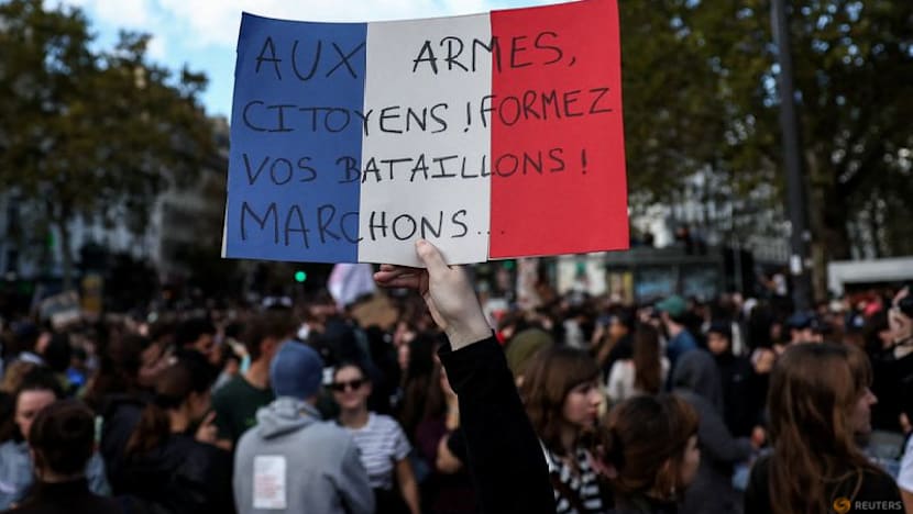 France students plan more protests, UN 'concerned' over violence