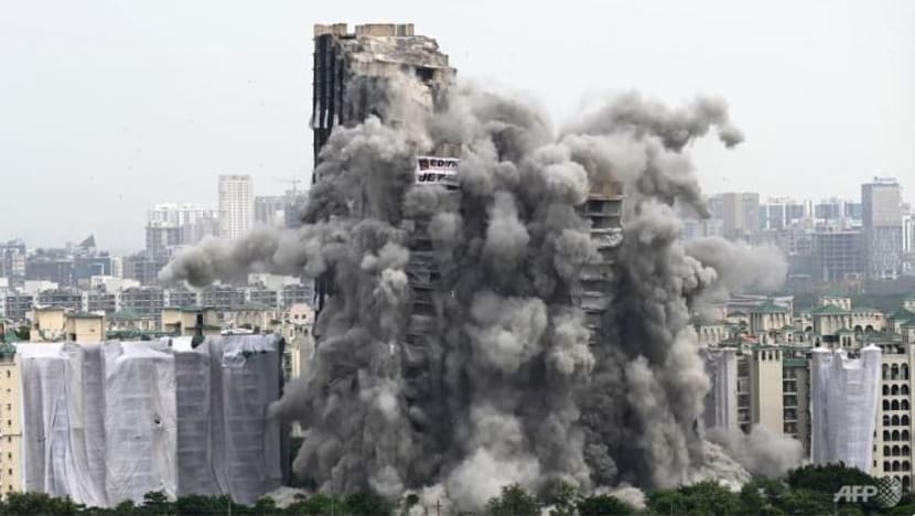 Menara kembar setinggi 100 meter di New Delhi dirobohkan selepas terpalit dengan rasuah