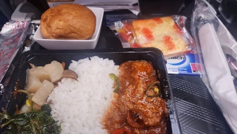#trending: Netizens slam SIA’s ‘downgraded’ economy meals, compare them to army food; airline says will consider feedback