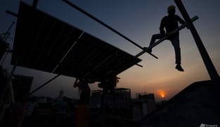 India's energy policy stuck between renewables and fossil fuels