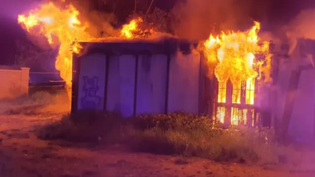 捷克布尔诺市建筑集装箱失火 八人死亡