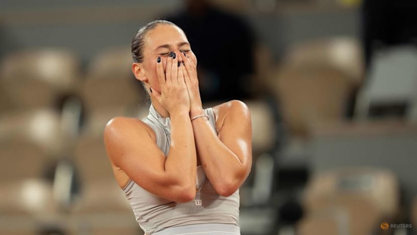 Kostyuk comes out on top in all-Ukrainian match to reach last four in Paris