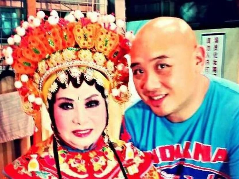 Growing up in a wayang troupe in old Singapore – with duck poop and sequins Growing up in a wayang troupe in old Singapore – with duck poop and sequins