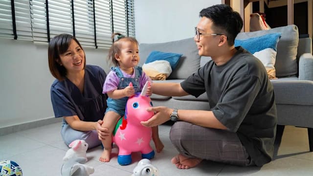 共用产假今起增至十周 总理吁本地父亲要善用