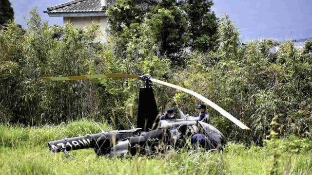 日本观光直升机引擎故障紧急降落 致三人受重伤