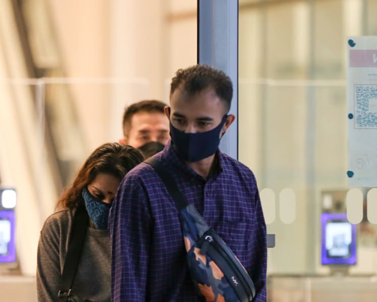 5 days' jail for man who helped unvaccinated friend enter Sentosa bar using his TraceTogether app
